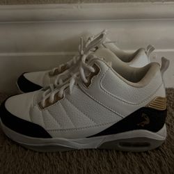 Shaq,s Size 5 Y