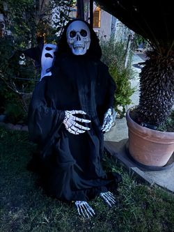 Haunted Hill Reaper Skeleton Animatronic Ghost