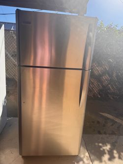 Frigidaire Stainless Steel Top-Freezer Refrigerator