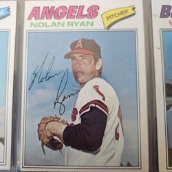 1977 Topps Complete BaseBall Card Set in Binder