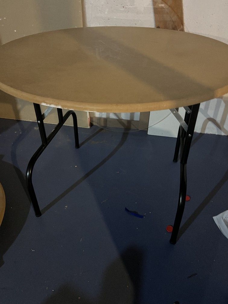 36" Round & Sturdy Collapsible Tables