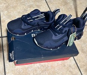 Navy blue Reebok Zig Dynamica