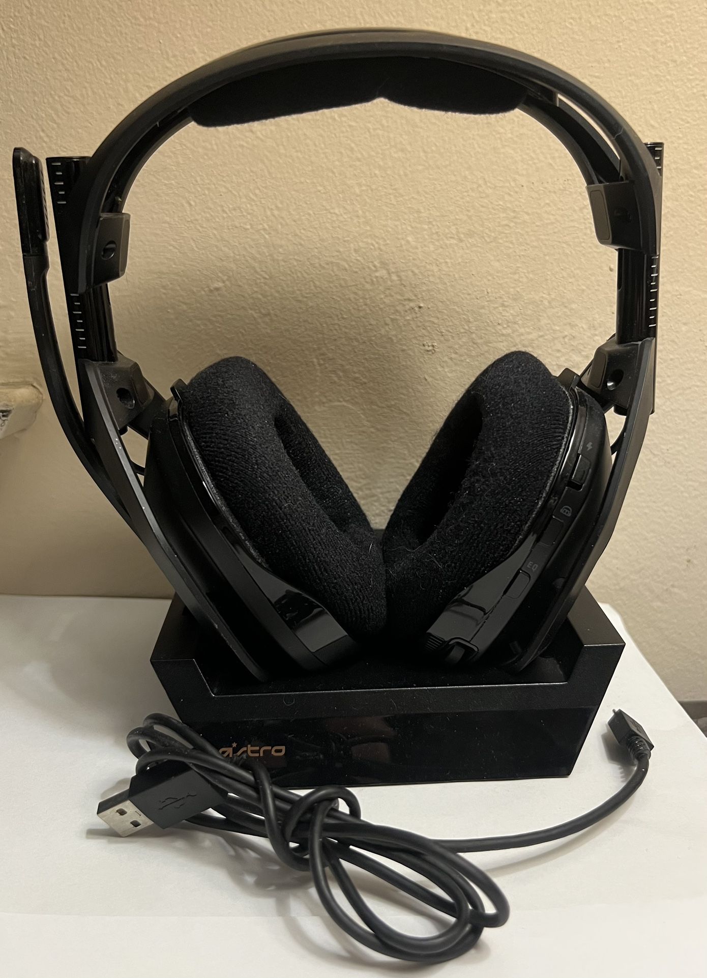 Astro A50 + Base Station Wireless Gaming Headset