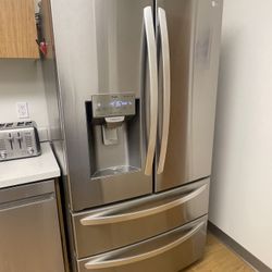 LG ThinQ Refrigerator