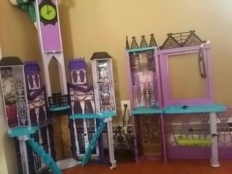 Monster high doll house