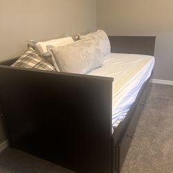 Twin Day Bed With Storage and Trundle 