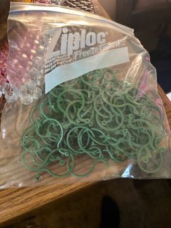 Green Plastic  plant clips