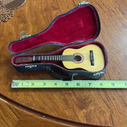 Mini Model Guitar