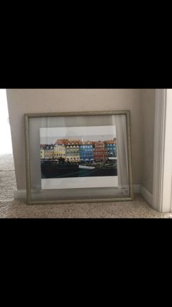 Art work, decor, paintings, photos.