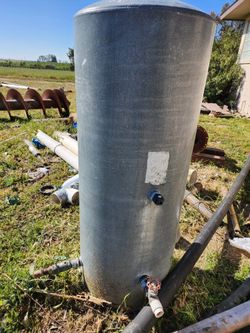 120 Gal Galvanized  Water Well Tanks
