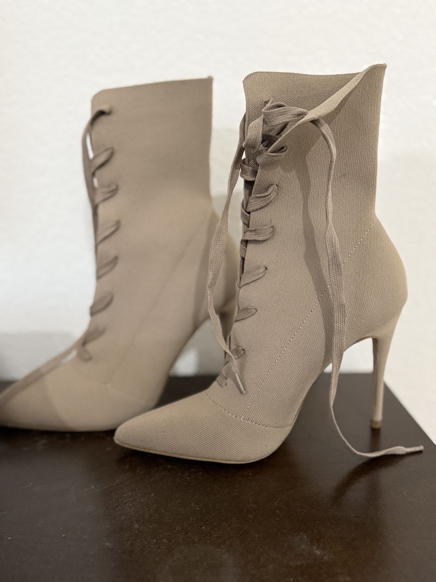 Steve Madden Kennedy Boots in Taupe