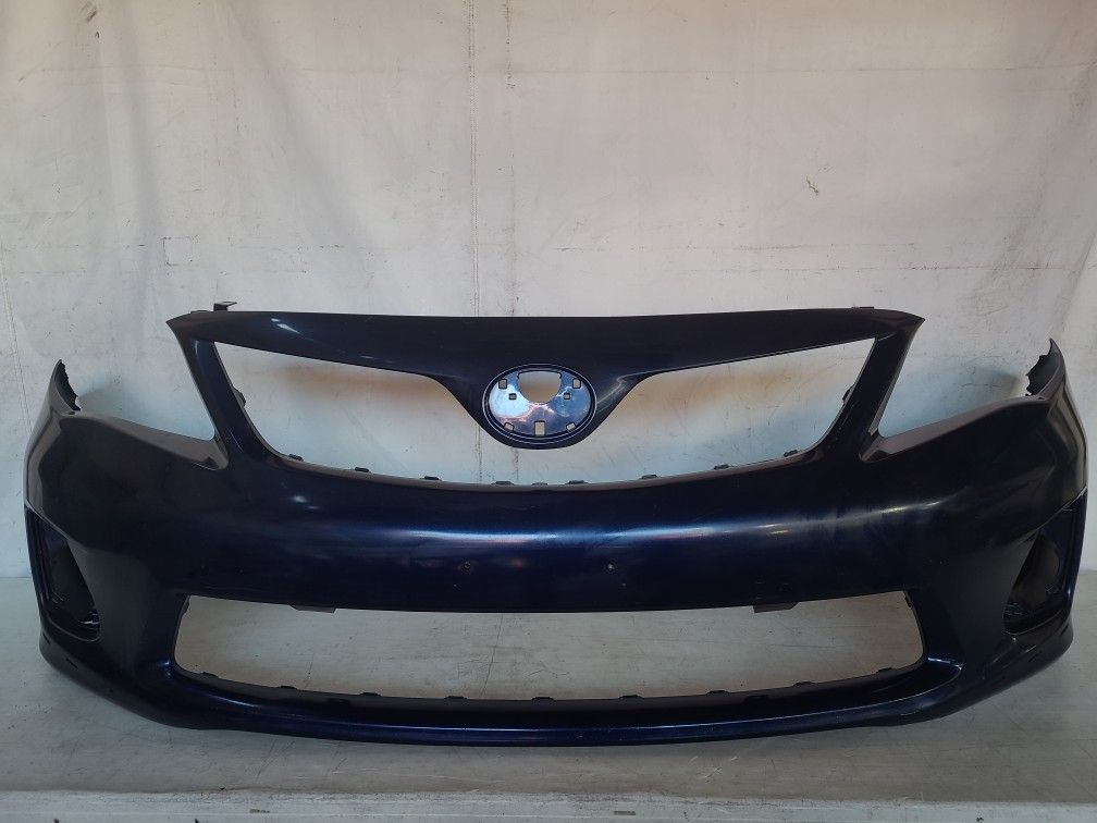 2011 - 2012 - 2013 TOYOTA COROLLA FRONT BUMPER COVER OEM