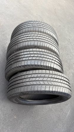 Set of 4 tire 235/60/18 Michelin Defender T+H