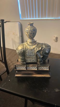 Chinese Imperial "Taiping Youxiang" (Peaceful Times) elephant and vase statue,