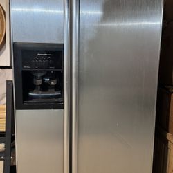 21.6 Cu Ft Kitchen Aid Water And Ice Dispenser Fridge