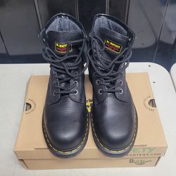 DR. MARTENS Icon Leather Industrial Boots sz. 8