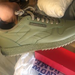 Reebok Size 11 New