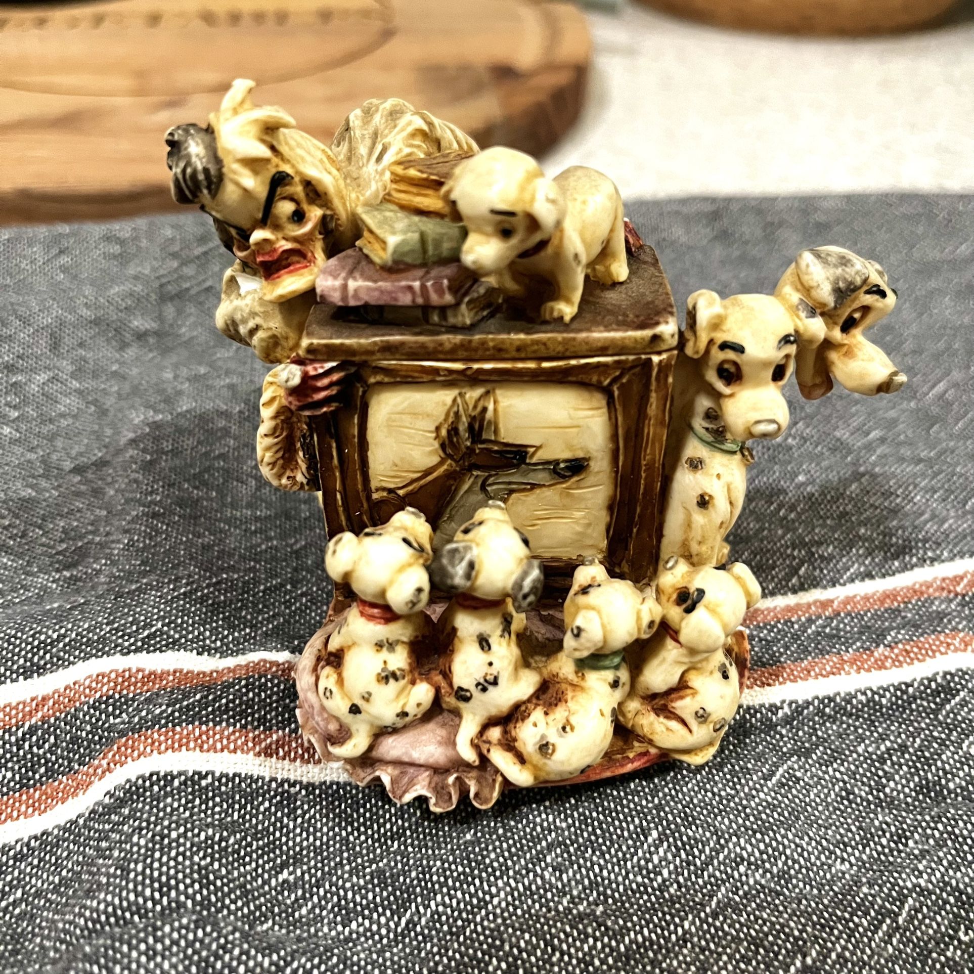 Harmony Kingdom 101 Dalmatians Figurine