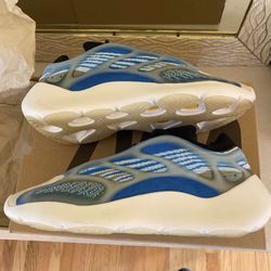 2020 Yeezy 700 V3 ‘Azareth’ – Size 10.5