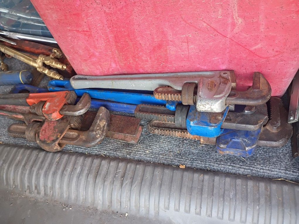 Pipe Wrenches 