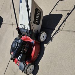 Self-propelled Toro Lawnmower 