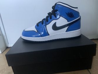 Jordan 1 Mid Ds 4.5y $150