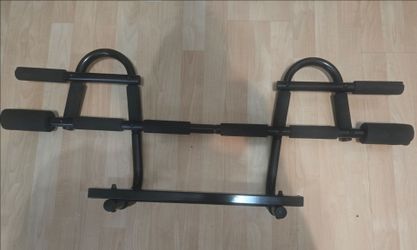 Door Frame Pull-Up Bar