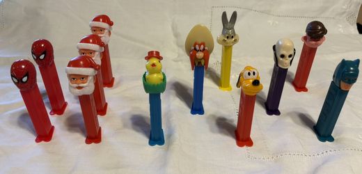 Lot Of Vintage PEZ Dispensers