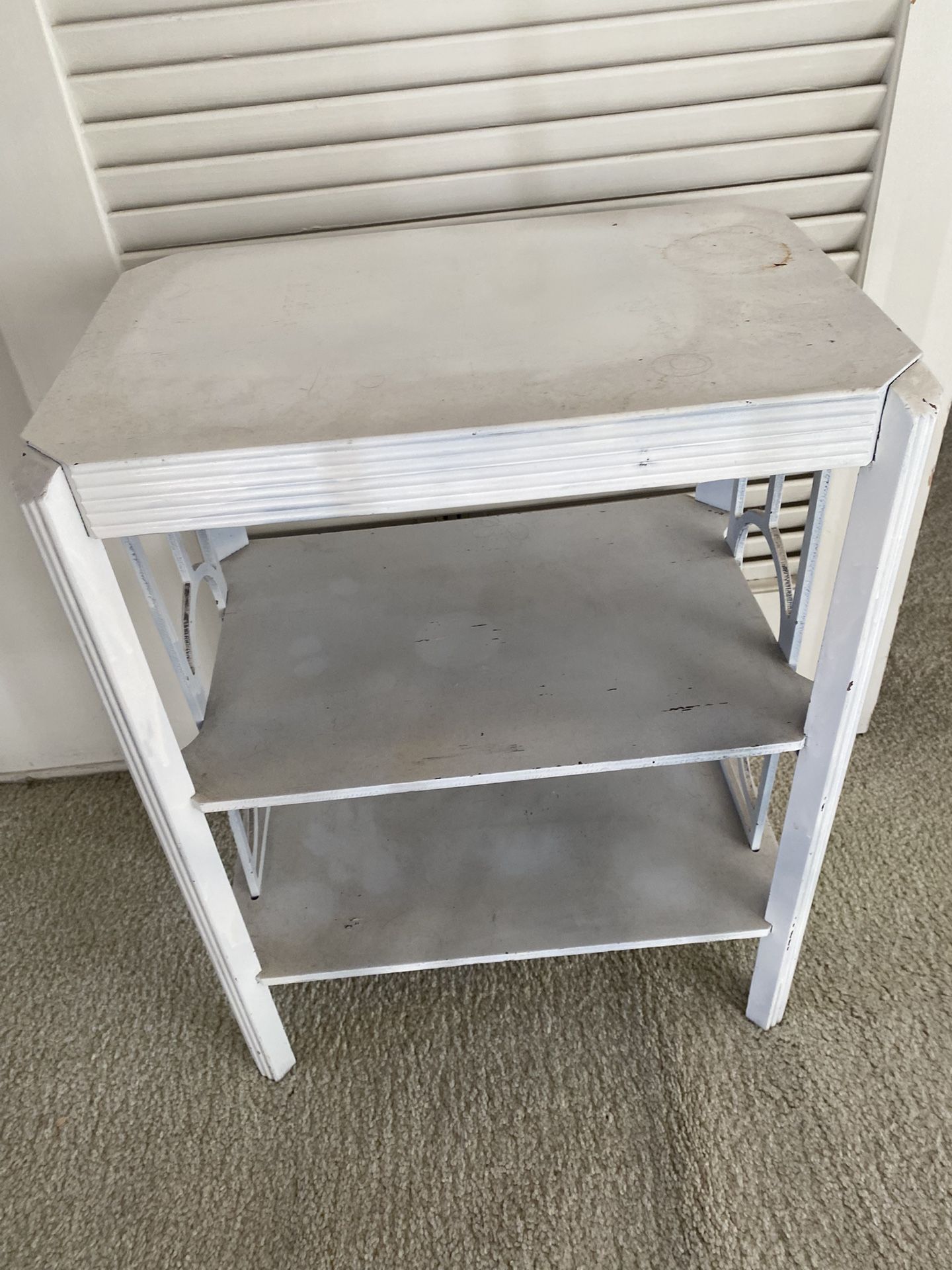 Small Vintage White Wooden Shelf (Pick up by Thurs. 10/9)