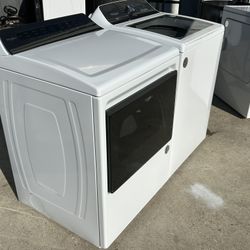 Whirlpool TopLoad Washer And Electric Dryer With Removable Agitator 