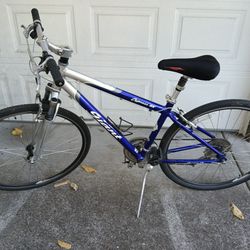 Giant Cypress Sx Bicycle For Sale 
