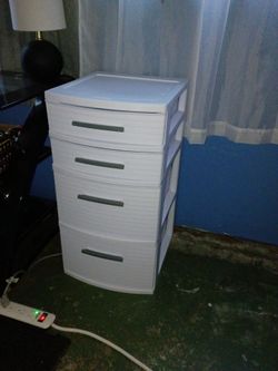 Sterilite 4 drawer white