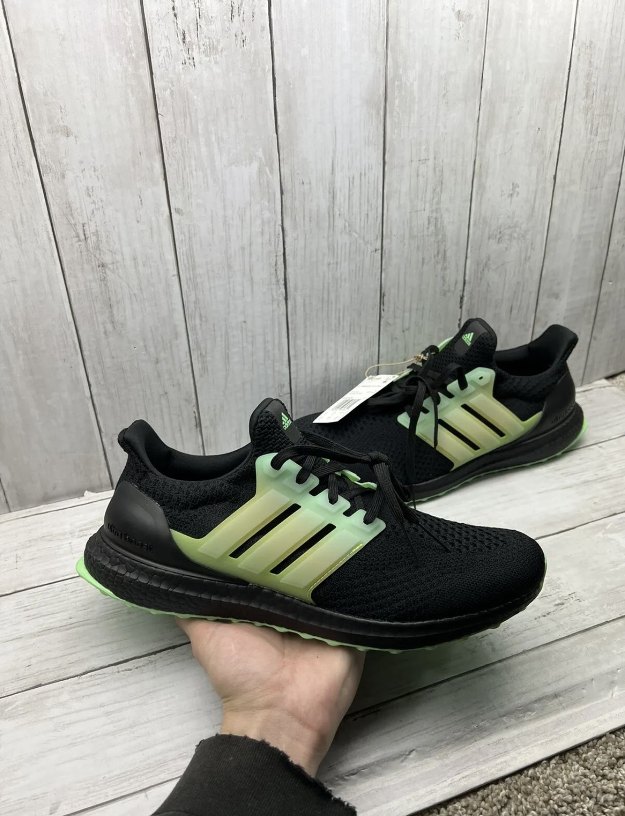 Adidas Ultraboost 5.0 DNA Running‎ Shoes GV8729 Black Beam Green Men\'s Size 9 Amazon.com | adidas Ultraboost 5.0 DNA Shoes Men main image 2