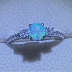 Classic 3 Stone Engagement Ring 