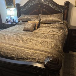 Ballard Bedroom Set in Cherry - King Bed