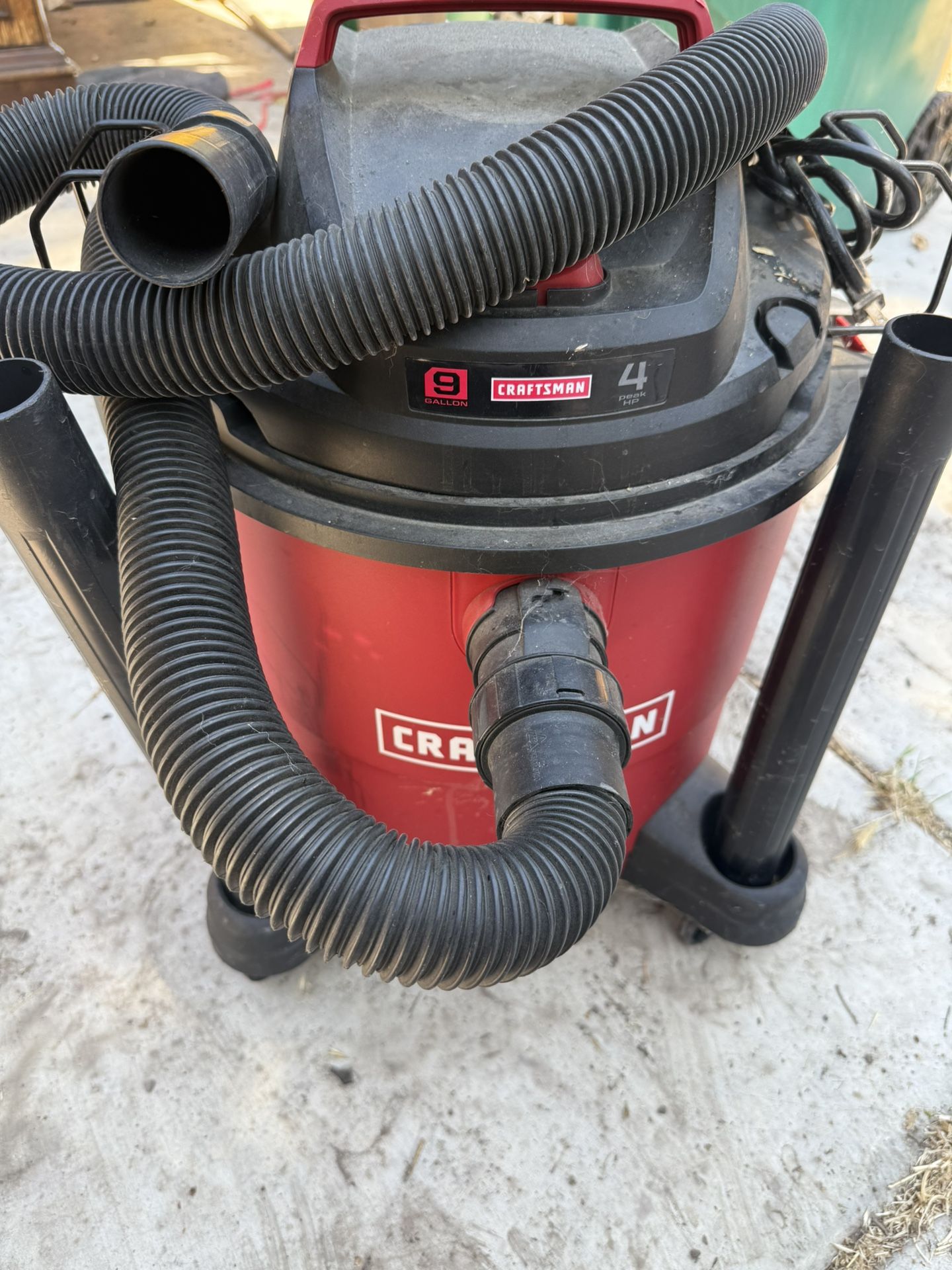 2 Wet/Dry Vacuums