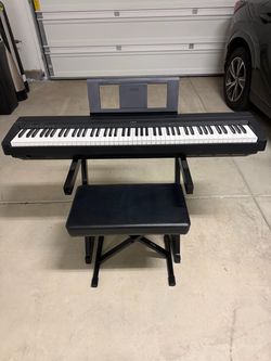 Yamaha P71 Keyboard
