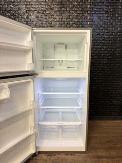 LG REFRIGERATOR w/WARRANTY! R3673A
