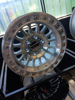 17 kmc Rims 6 lug 6x139 6x5.5 on new tires 35 1250 17
