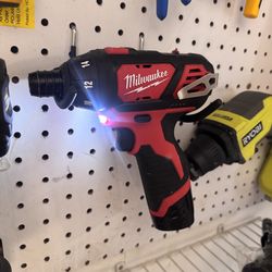 Milwaukee electric screwdriver 2401-20  with battery