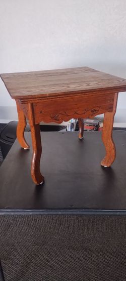 Early American end table