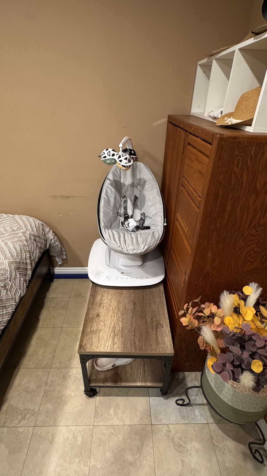 mamaRoo multi-motion baby swing