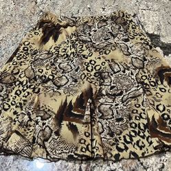 NEW MOLLY & MAXX Skirt Women’s size petite medium Animal print