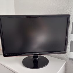 Samsung 32” TV