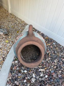 Large Rustic Terracotta Garden Pot – Decorative Clay Urn