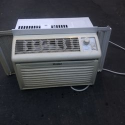 Very Good Condition Haier Air Conditioner 