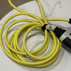 BMW Flexible Fast Charger