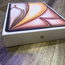 I Pad Air 13” Like New 