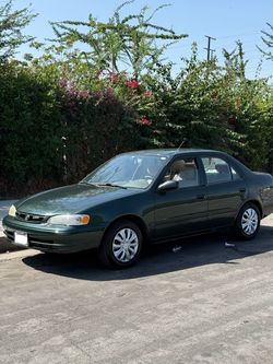 2000 Toyota Corolla