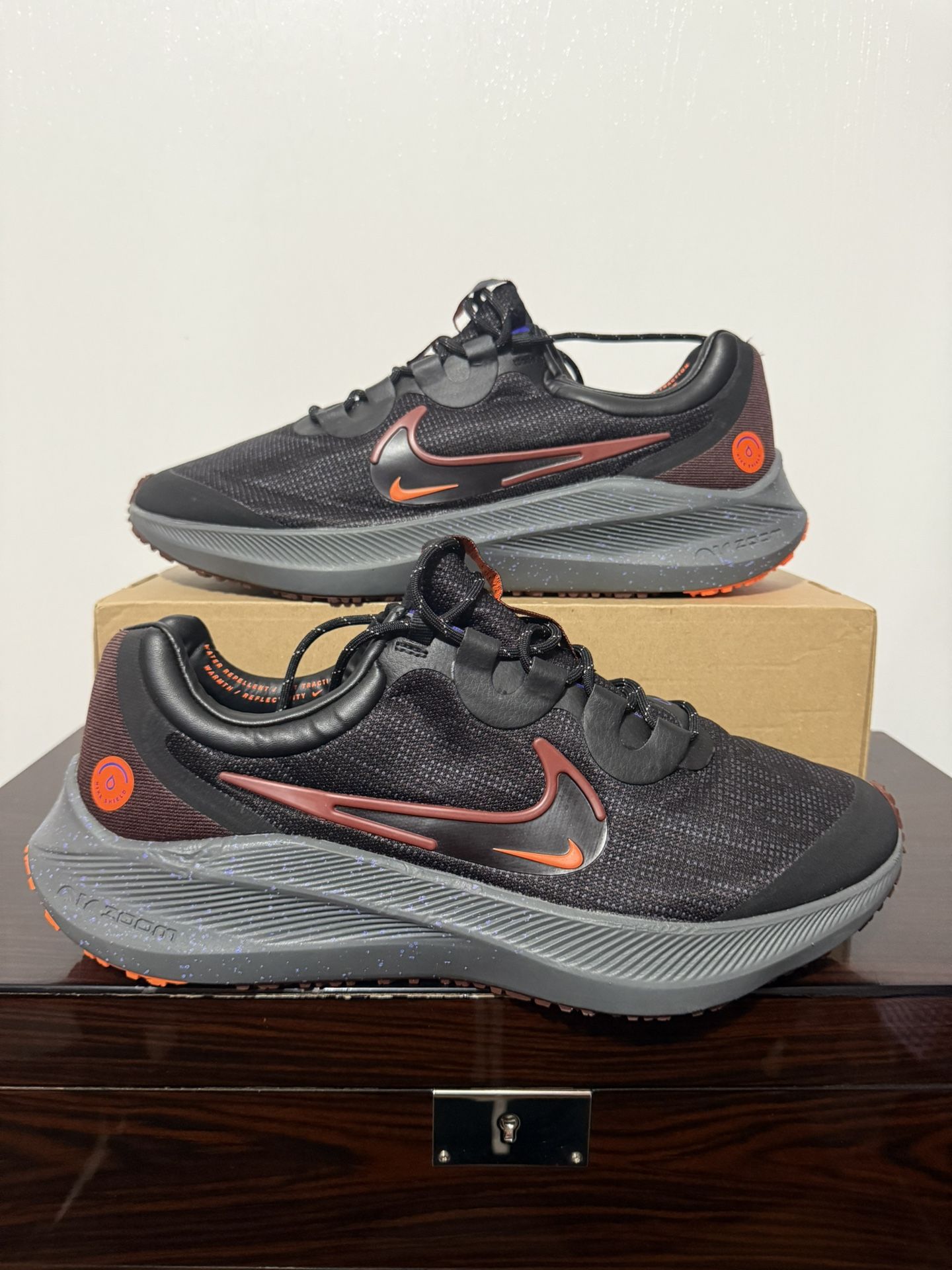 Nike Zoom Winflo 8 Shield Men's Size 12 Shoes Black DC3727-200 Bronze Eclipse